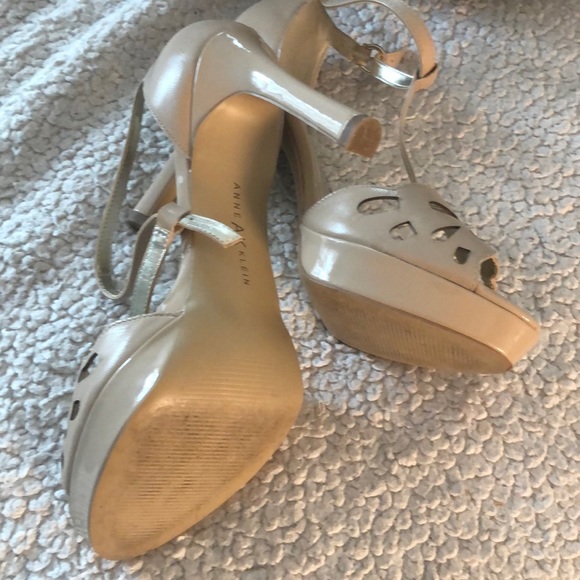 Heels - Picture 3 of 4